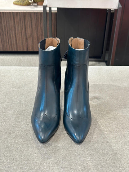 Pointed-toe Short Boots With A Back Zipper And A New-style Side Zipper