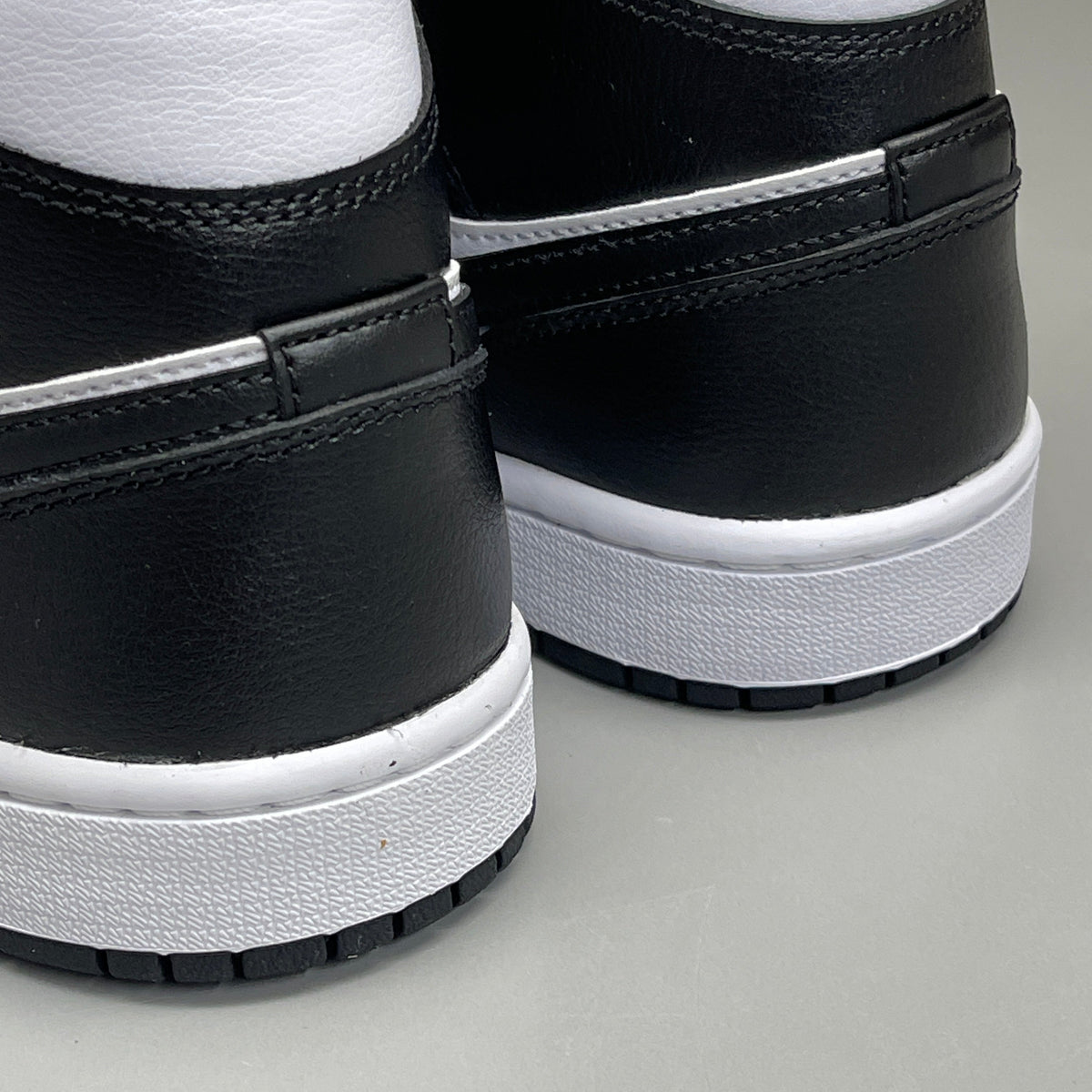 NIKE AIR JORDAN 1 Mid Panda Shoe Women's Sz 11 Black / White DV0991-101 (New)