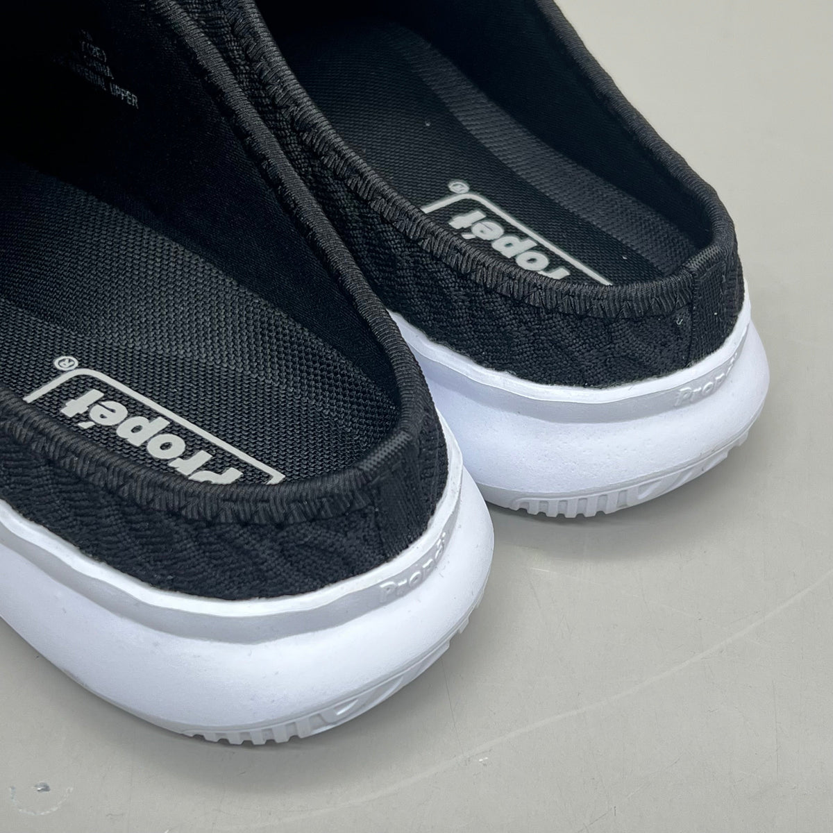 PROPET Travel Bound Slide Thermal Rubber Women's Sz 6 X (2E) Black WAT031M