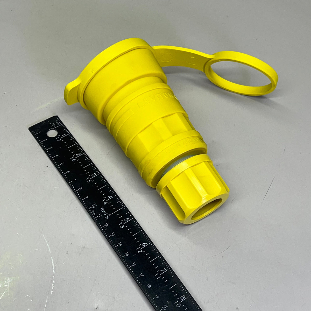 LEVITON Industrial Grade Wet Guard Connector 30 Amp, 250 Volt Yellow 162-29W48