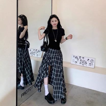 French-style Asymmetrical Black-and-white Plaid Skirt