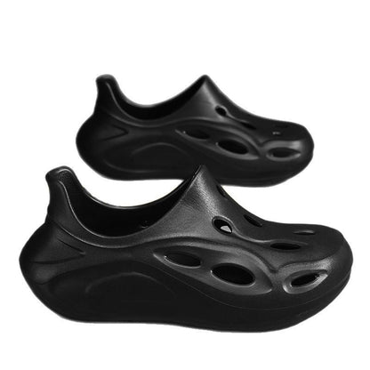 Soft soled toe hole slippers with simple breathable and comfortable fit for beach sandals