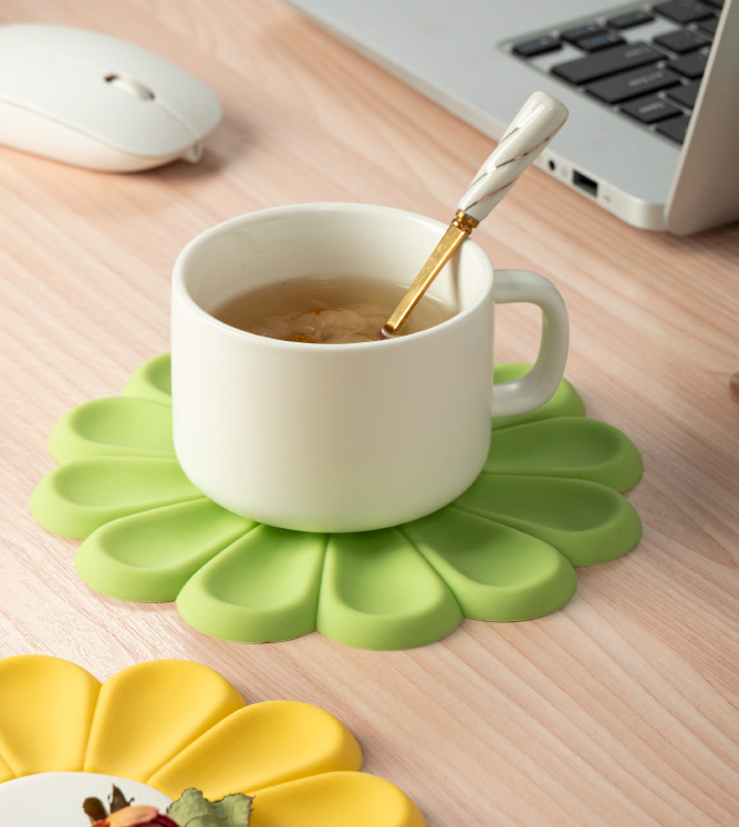 Creative Daisy Flower Household Oil and Heat Resistant Small Fresh Japanese and Korean Bowl and Plate Mats