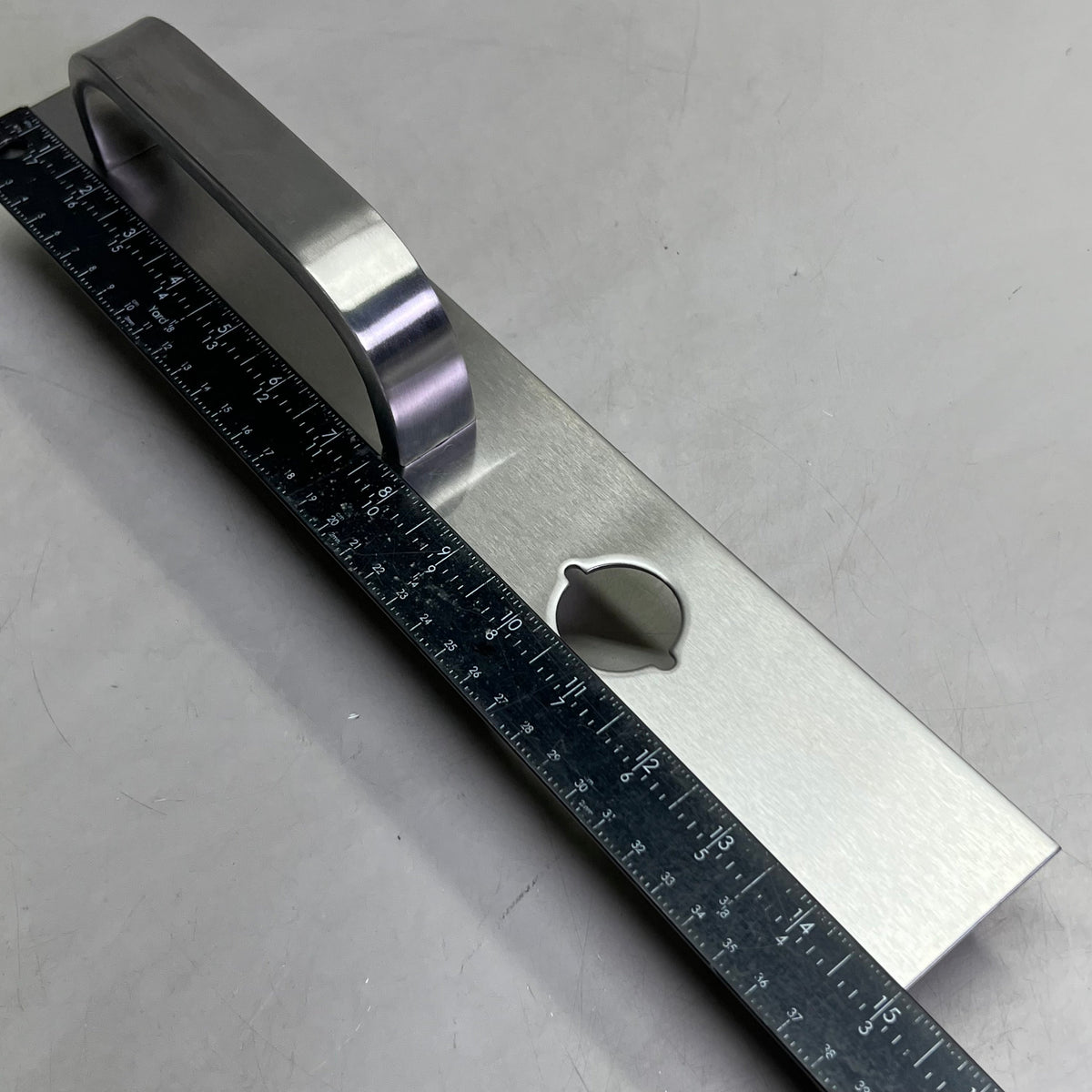 Fixed Pull Night Latch Trim w/ Cylinder Hole, Silver M99F/32D-G3