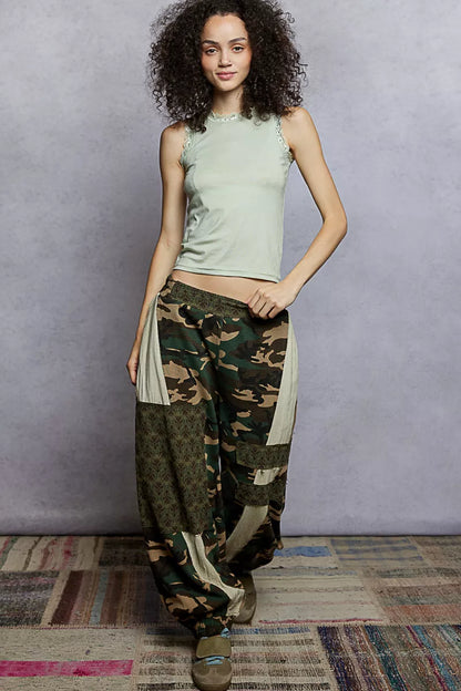 POL Round Neck Cropped Tank with Lace Trim