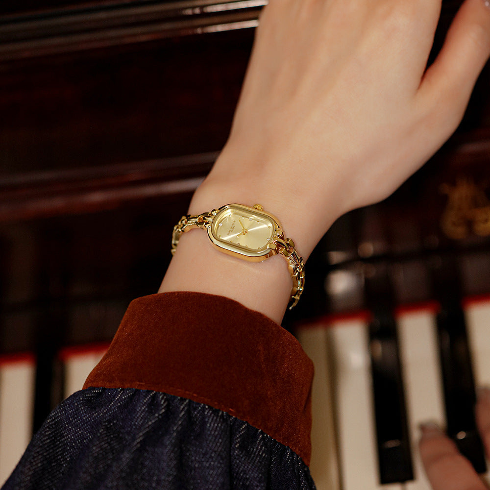 Retro Oval Small Golden Quartz Watch