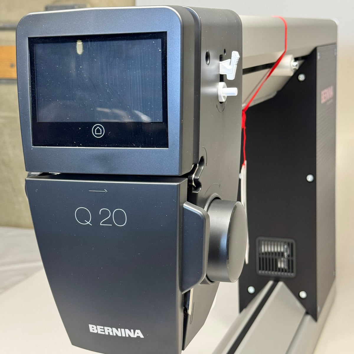 BERNINA Q20 Longarm Quilting Machine w/ Accessories - Sewing Equipment