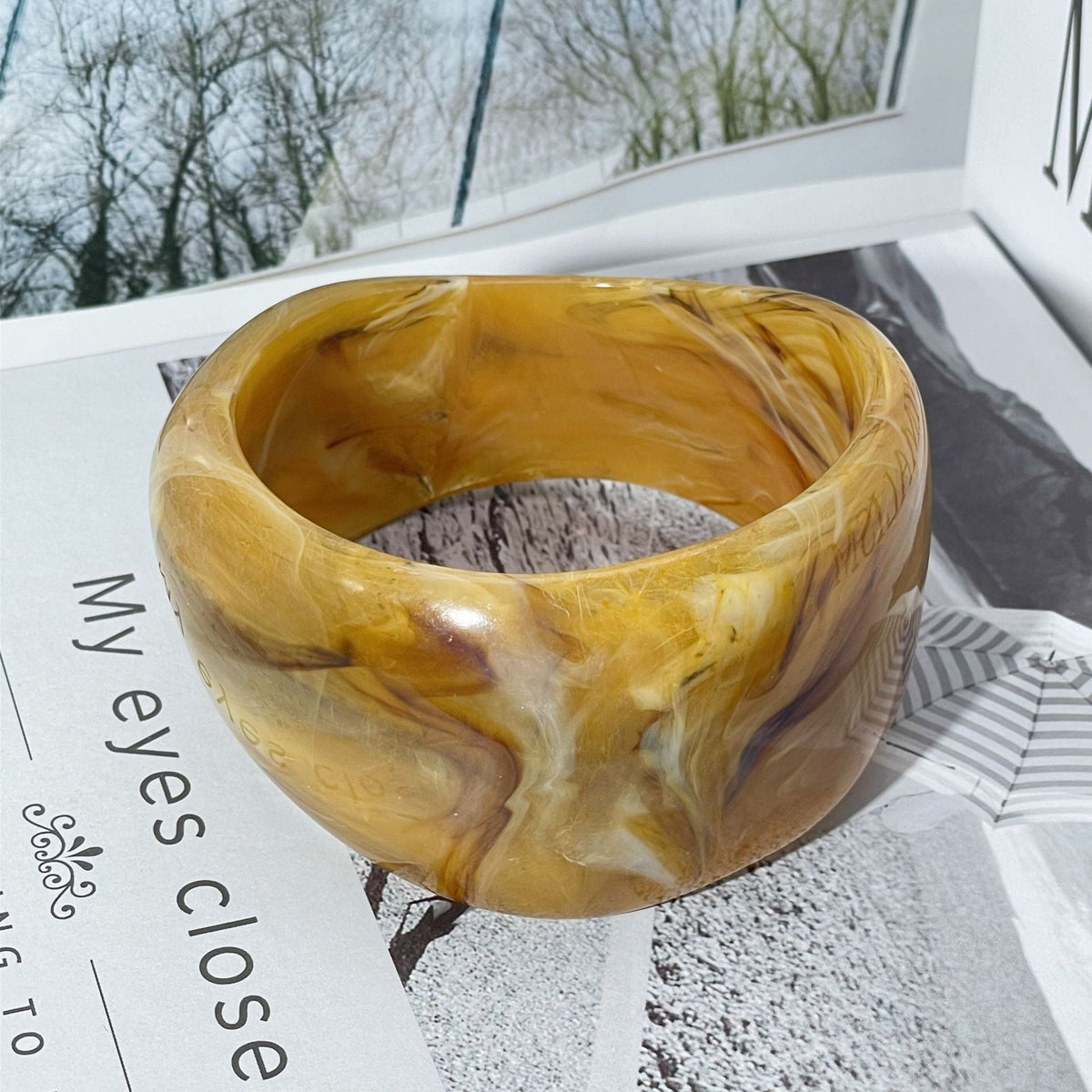 Li Shi patterned acrylic bracelet irregular bracelet