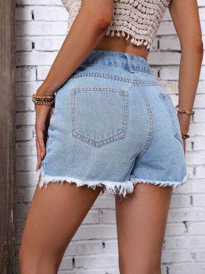 Distressed Raw Hem Denim Shorts for Stylish Summer Wear