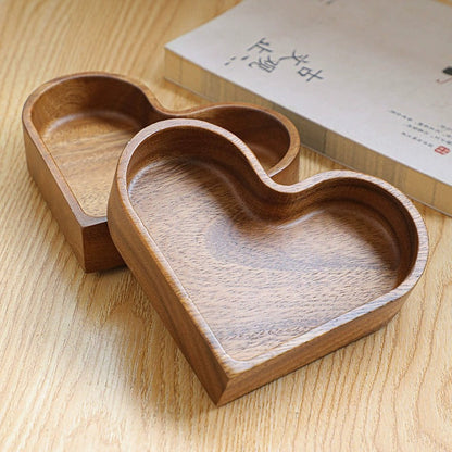 Wooden fruit box, whole wood heart-shaped candy box, nut and dried fruit storage tray, Japanese style solid wood stackable