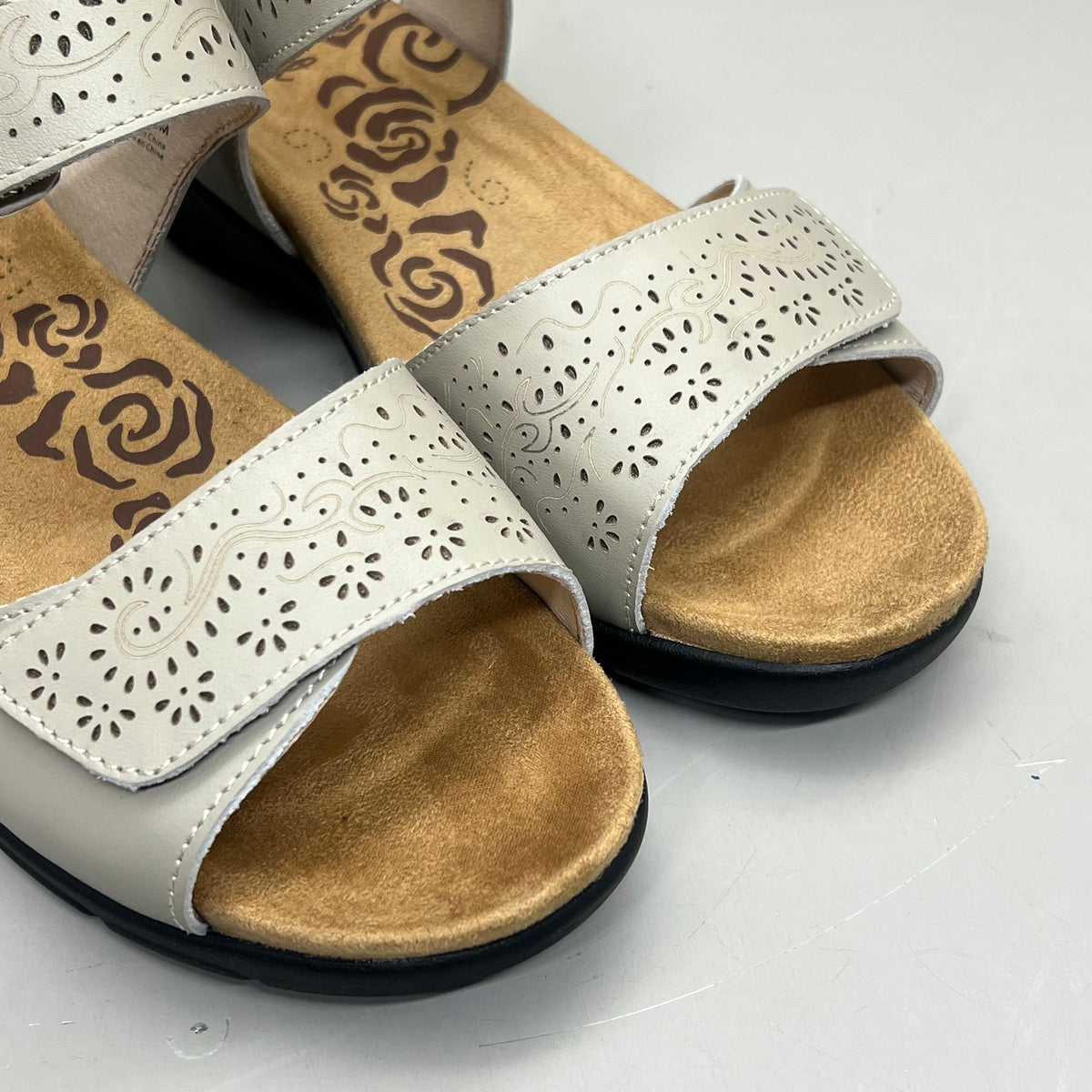 PROPET Wanda Sandal w/Wedge Heel Design Womens Sz 7.5 XX WIDE (4E) Cream WSX203L