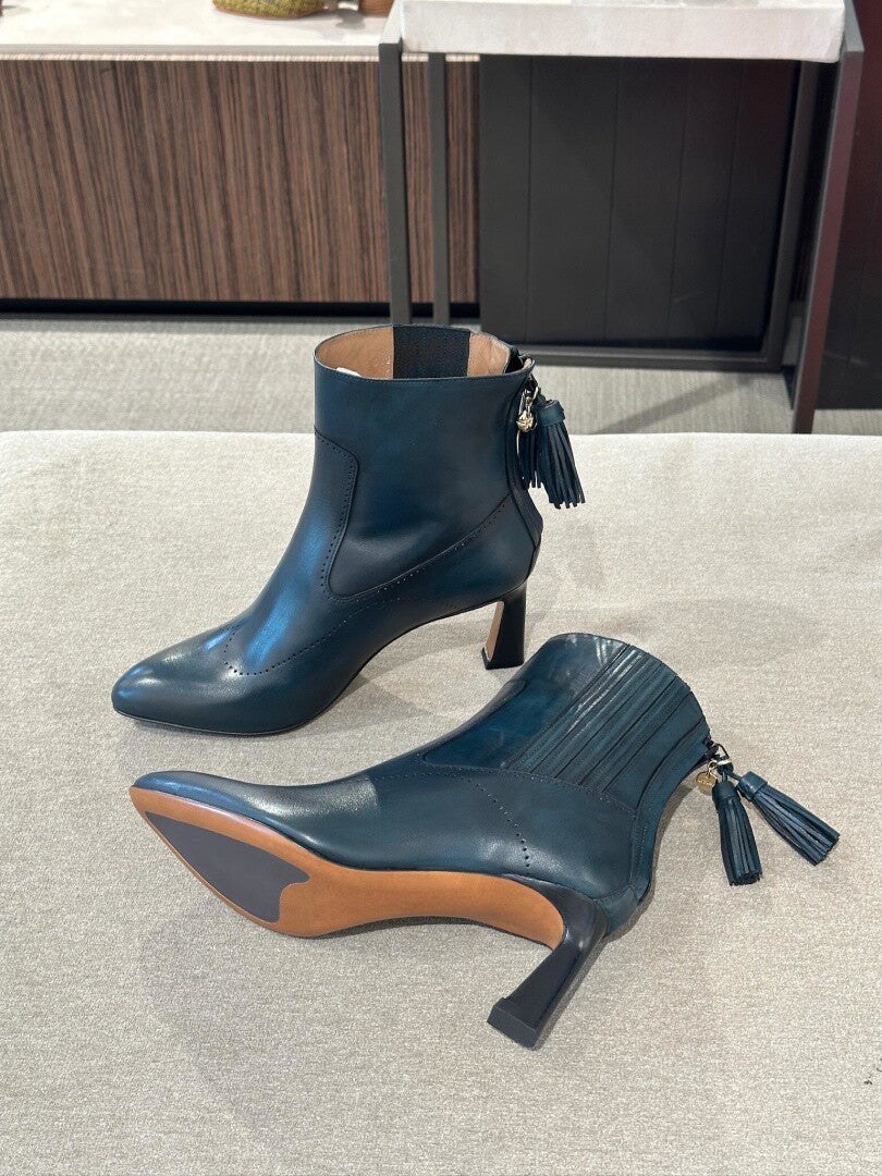 Pointed-toe Short Boots With A Back Zipper And A New-style Side Zipper