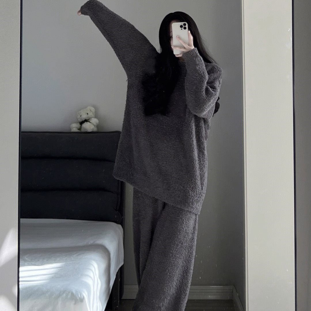 Women's Fashionable Casual Flannel Pajama Set