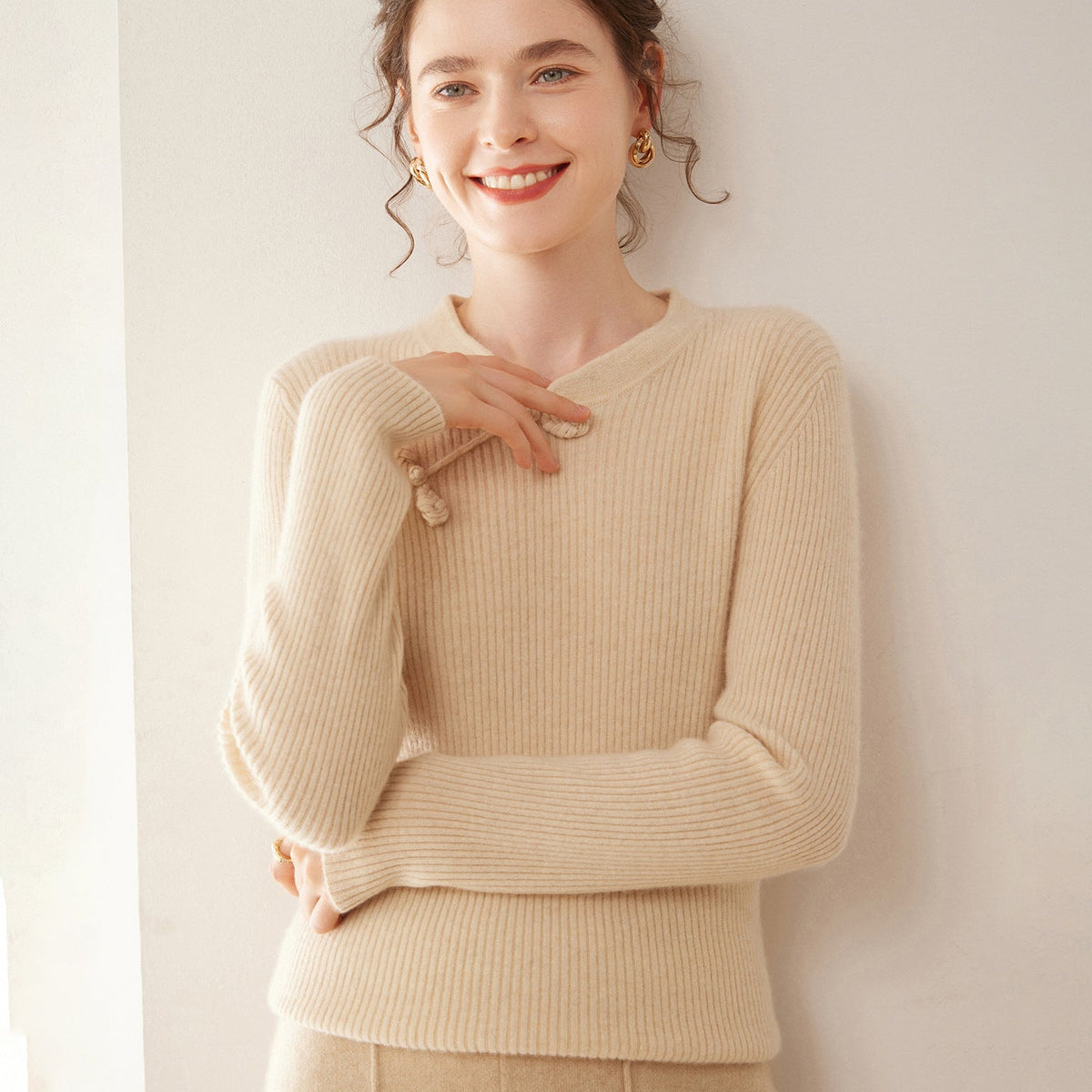 Chinese Cheongsam-Style Frog Button Goat Cashmere Sweater