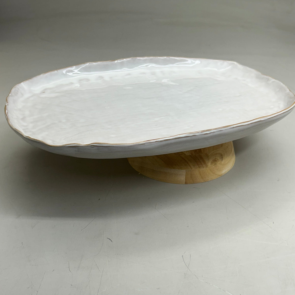BLOOMINGVILLE Stoneware Pedestal W/ Acacia Base  14" Length White AH3538