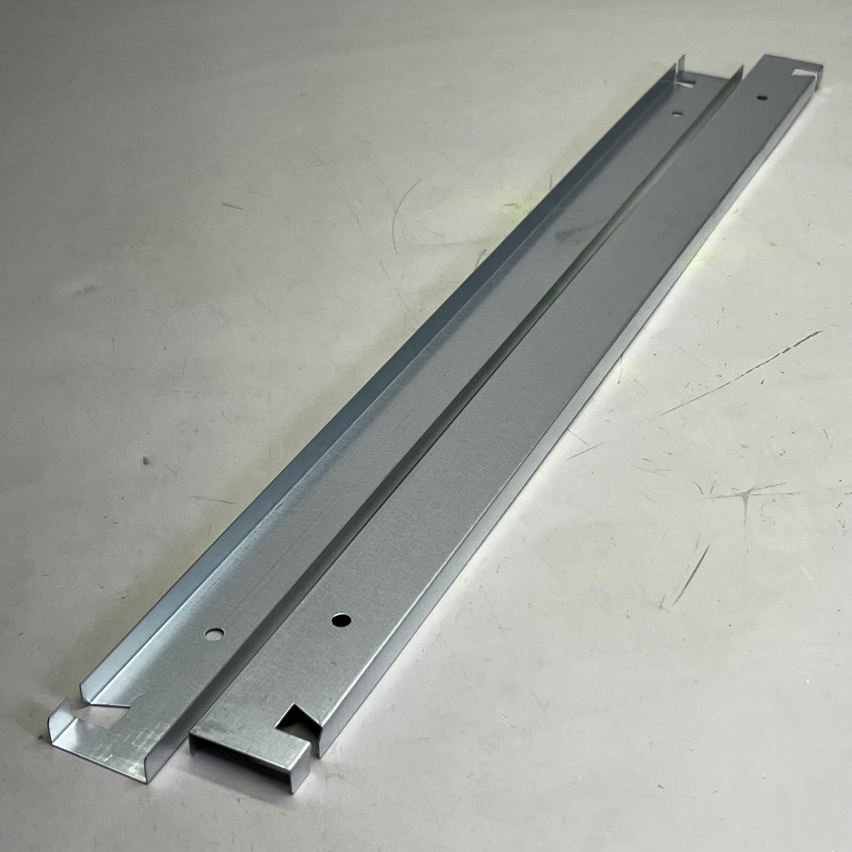 (6 Pcs) Steel Raceway I100 Sz 25" L x 1" W, Grey