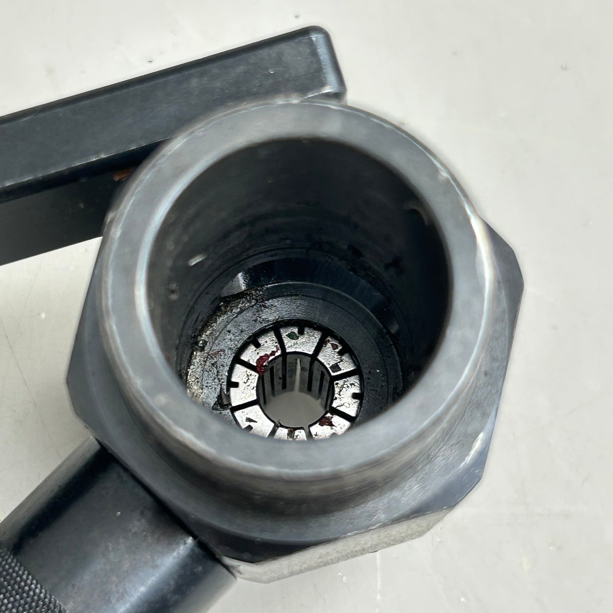 Manual High-Pressure Coning & Threading Tool  Black