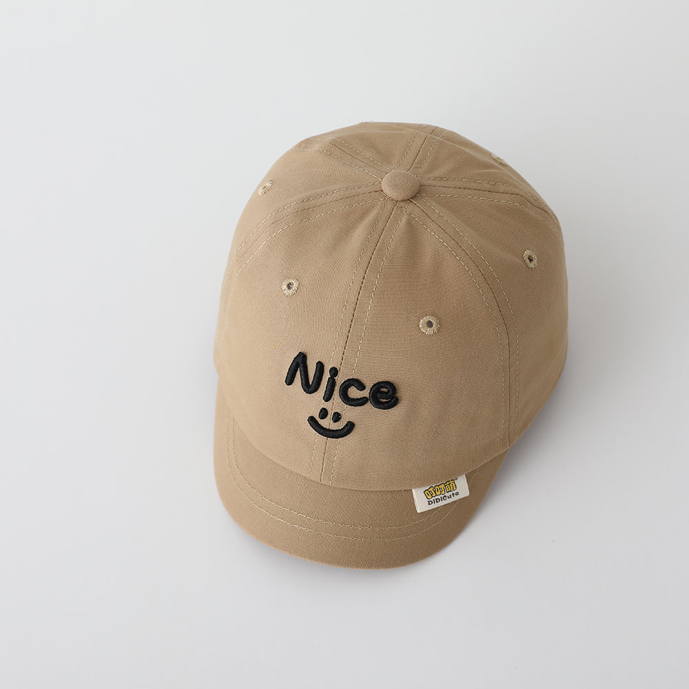 Children's Solid-color English Smiling Face Embroidered Adjustable Fashionable And Simple Short-brimmed Baseball Cap Suitable For Daily Outings And Entertainment