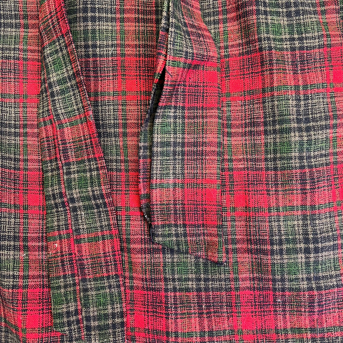 PENDLETON WOOLEN MILLS 100% Virgin Wool Rob  Men's Sz M Plaid Red/Green (Used)