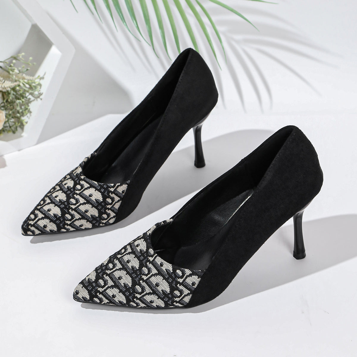 2026 Women High Heels Stiletto Fashion New Comfortable Black Professional Commute Medium Heel Pumps