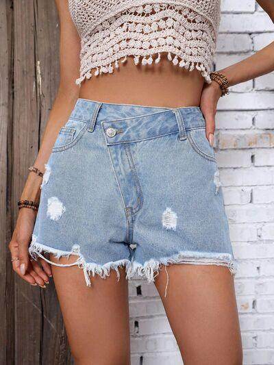 Distressed Raw Hem Denim Shorts for Stylish Summer Wear