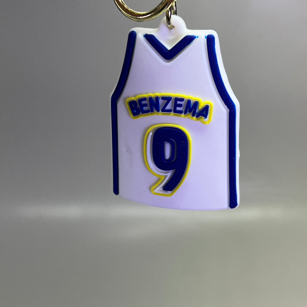 BENZEMA AND RONALDO  (2 Types, 12 Pieces) Soccer Team Jersey Keychains Green/Blue/White