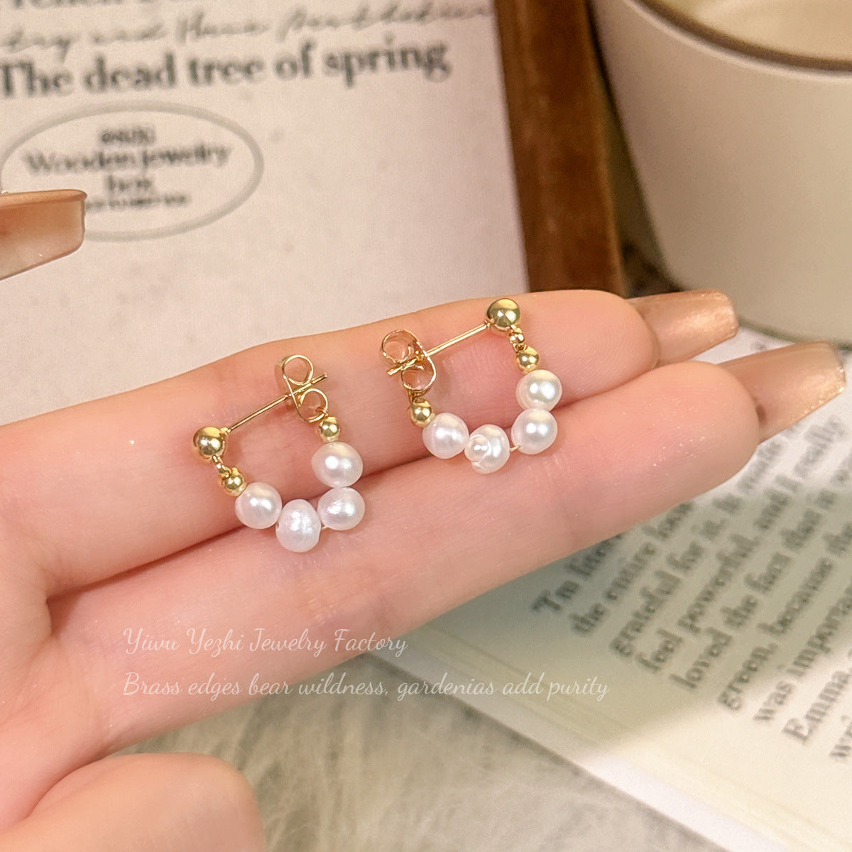 2025 New Natural Freshwater Pearl Earrings, High-End Niche Earrings, Versatile Accessible Luxury Ins Style Earrings