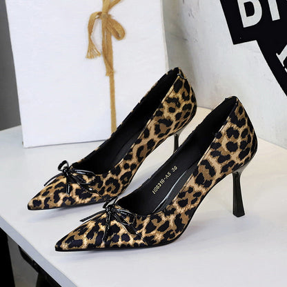 Womens Stiletto Pumps With A Pointed Toe And Bow Detail