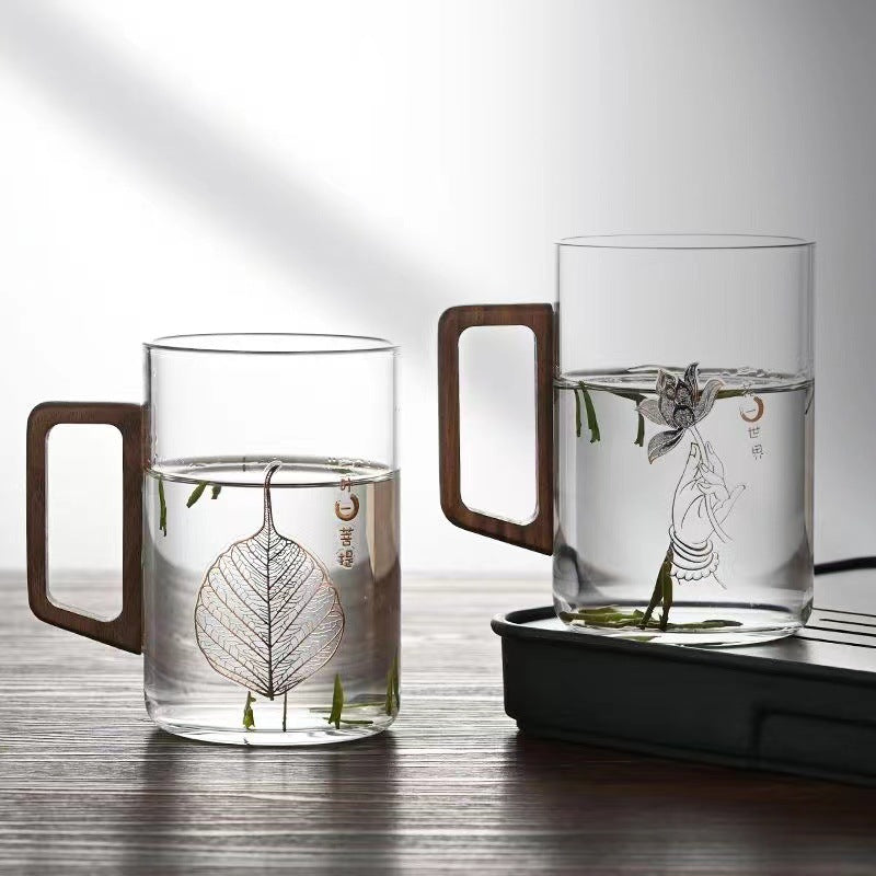 High end green tea cup with walnut handle and lid. High temperature resistant glass office drinking cup