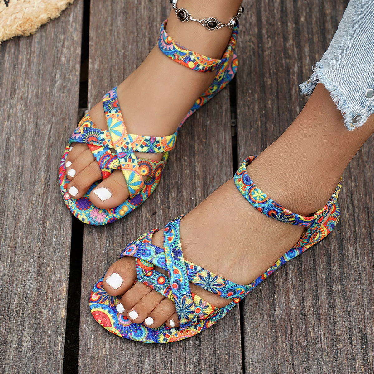 Flat-bottomed Printed Thong Sandals In Roman Style