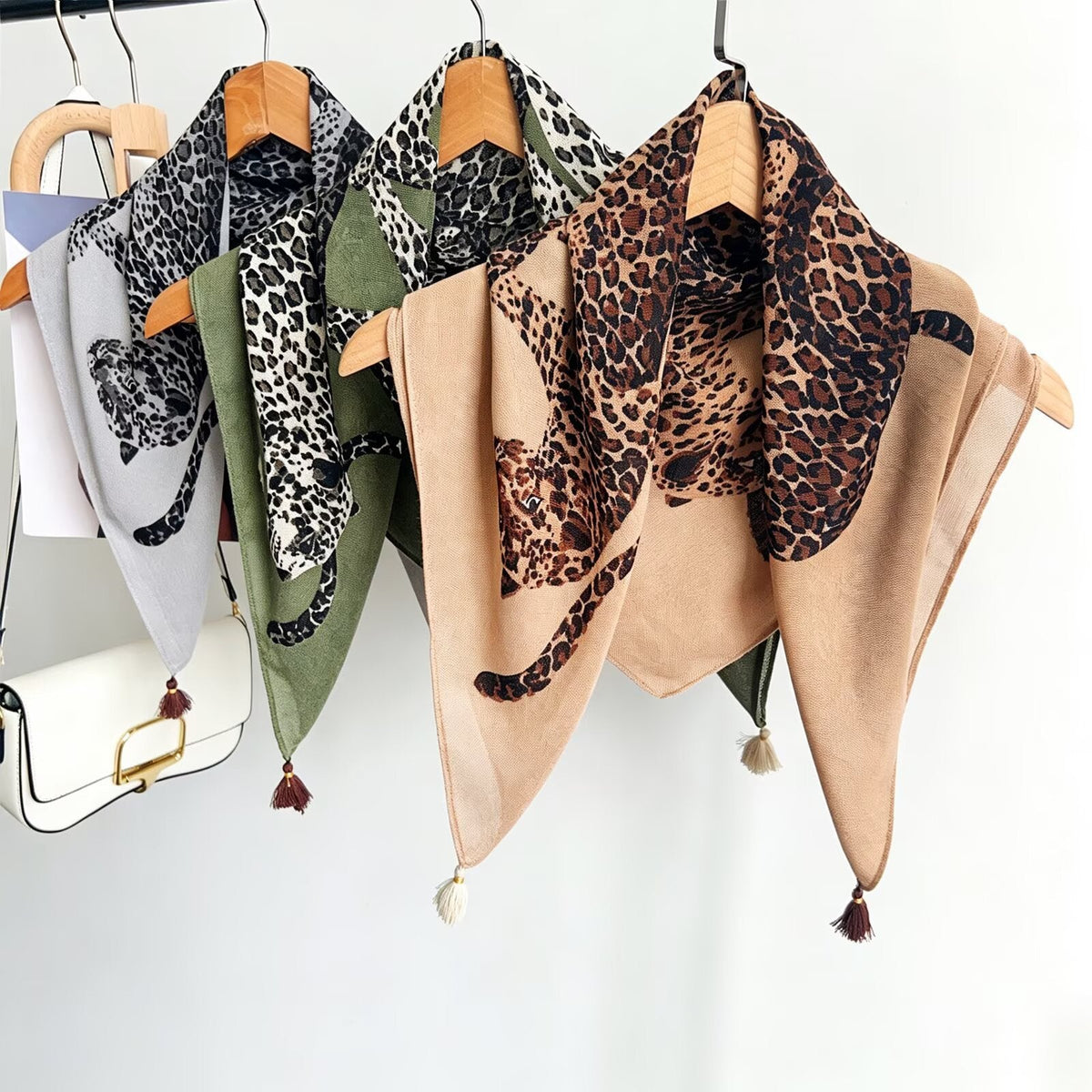Jungle Cheetah Art Print Square With Tassels Silk Shawl For Stylish Outfits Blogger-Style Multi-Use Scarf