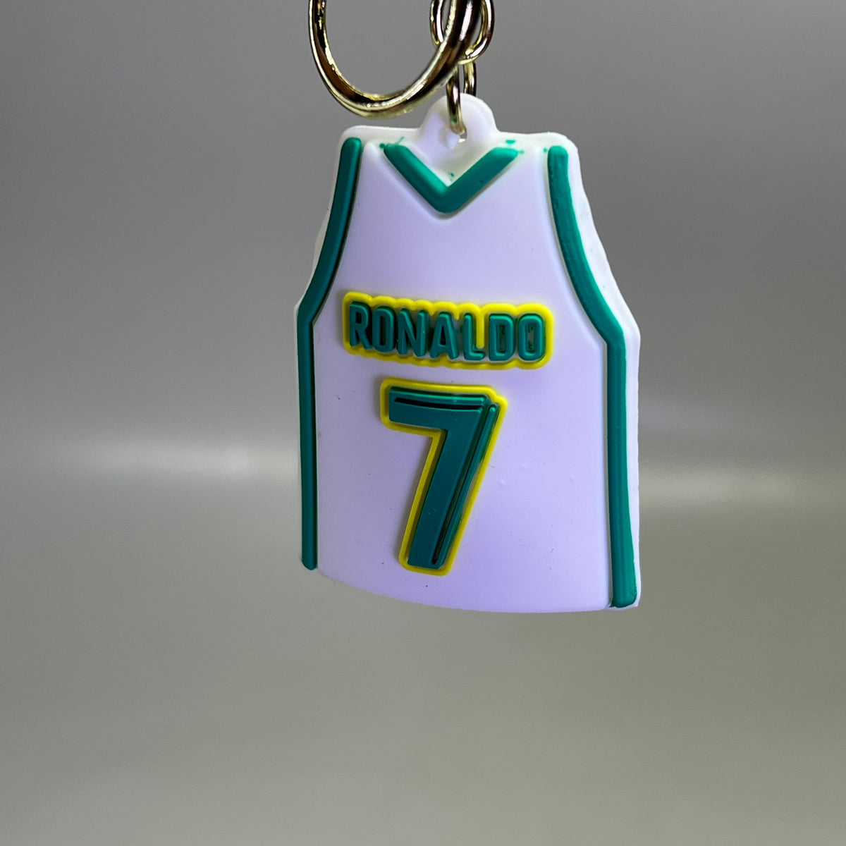 BENZEMA AND RONALDO  (2 Types, 12 Pieces) Soccer Team Jersey Keychains Green/Blue/White
