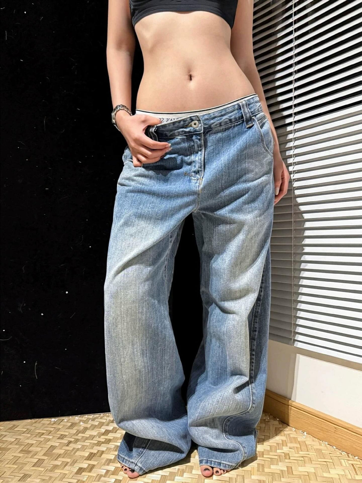 Retro Washed Cropped Jeans For Women
