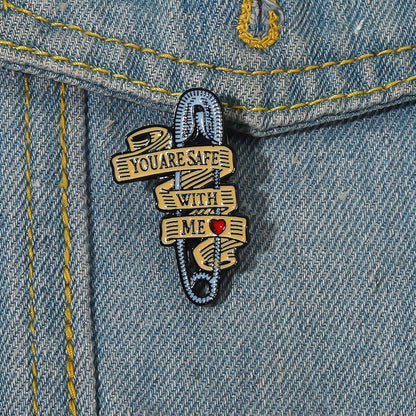 Retro Alphabet Clip Couple Badge