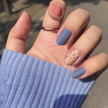 Fashionable Blue and Graffiti Pattern Fake Nails