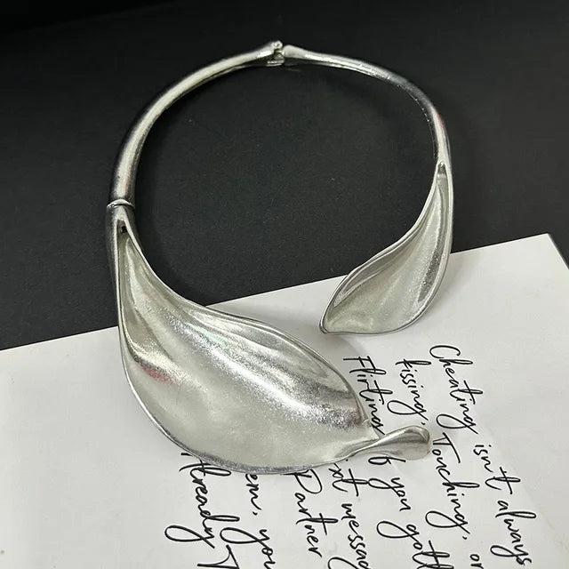 Metal leaf shaped flower bracelet bracelet