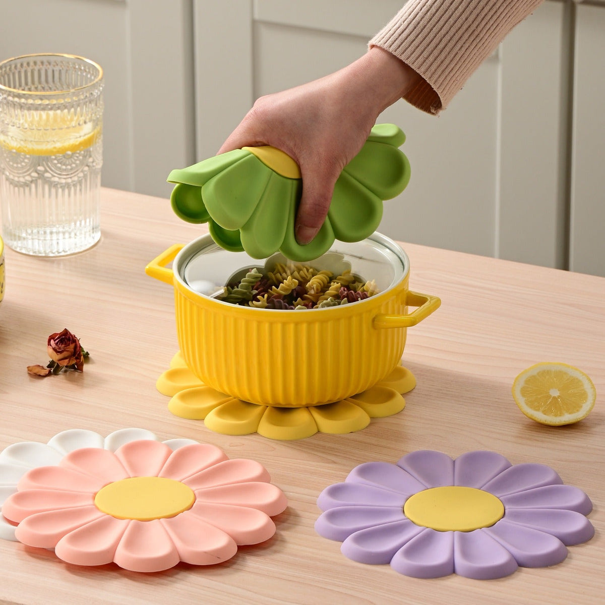 Creative Daisy Flower Household Oil and Heat Resistant Small Fresh Japanese and Korean Bowl and Plate Mats