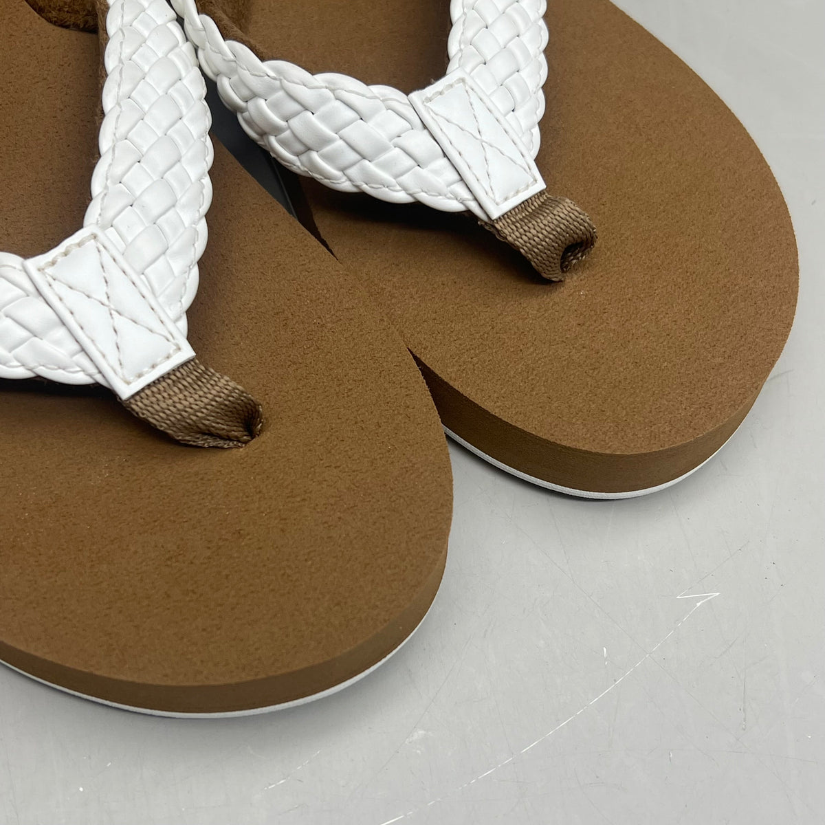 COBIAN Braided Bounce Synthetic Leather Sandals Women's Sz 9 EU 39.5 White BRB10-100-9