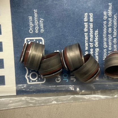 MAHLE (8 Pieces) Engine Valve Stem Oil Seal Set For Acura & Honda SS45634