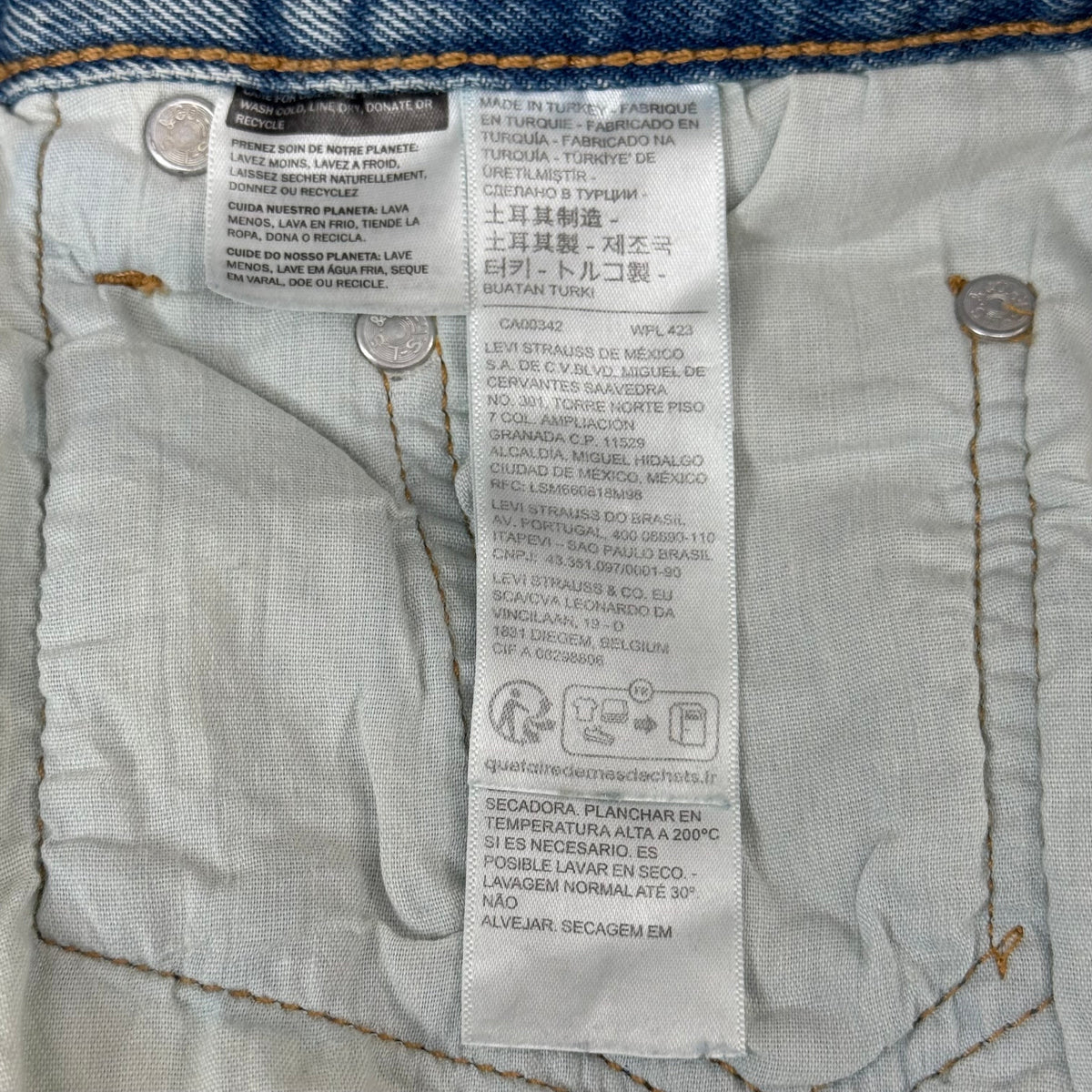 LEVIS 501 Original Fit High Rise Shorts Women's Sz 28 Vague Finish Medium Wash