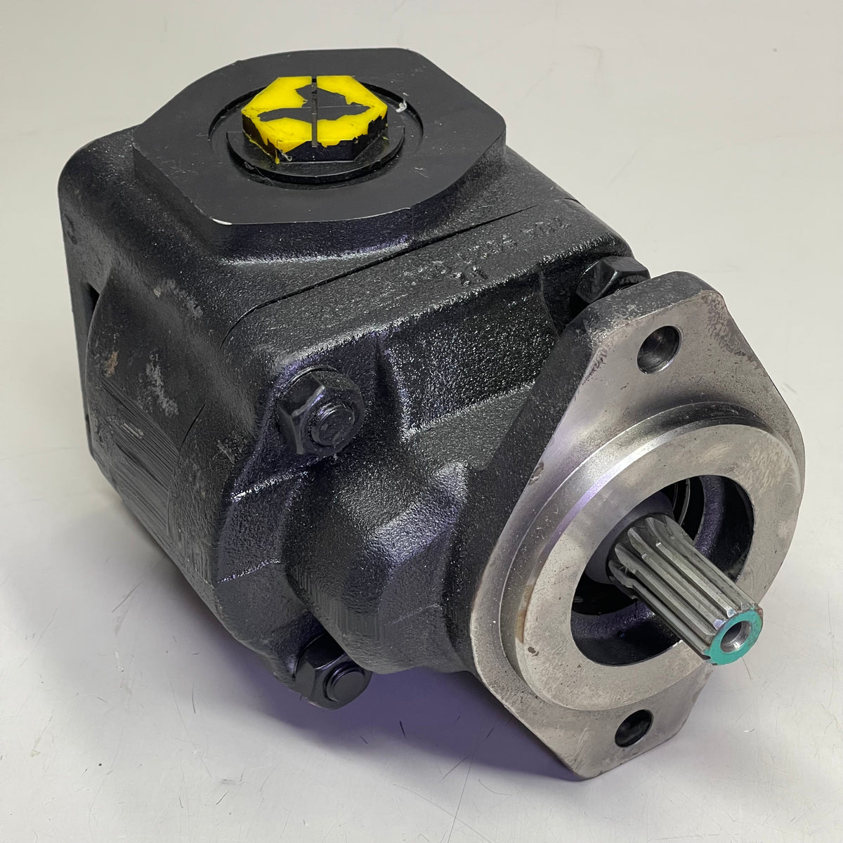 PARKER Hydraulic Pump Motor 10"x7"x7" Black 7049110006