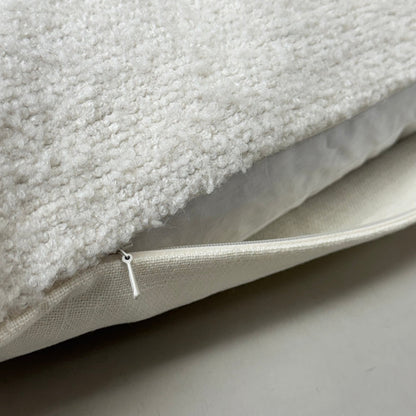 VILLA RN 20"x20" Gantt Pillow in Green/Ivory