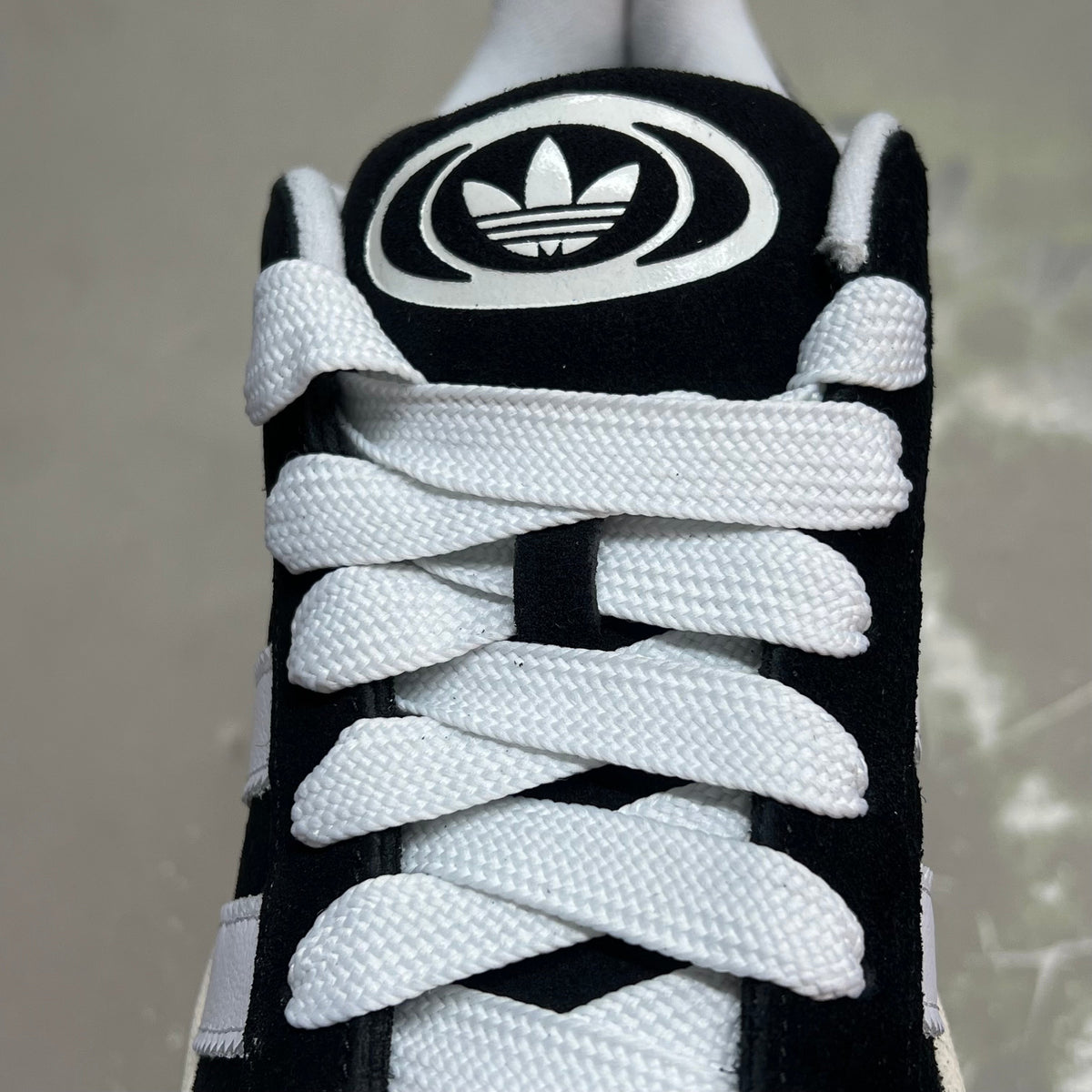 ADIDAS Campus 00s Fat Lace Sneaker Men's Sz 10 Core Black/Cloud White/Off White