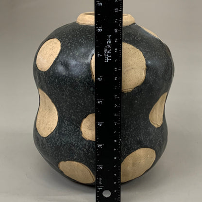 CREATIVE CO-OP Stoneware Vase W/ Wax Relief Dots 7"x7"X8" Black & Cream DF6646