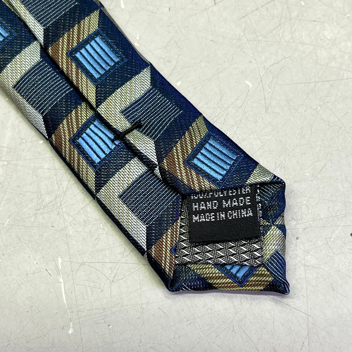 ALEXANDER JULIAN COLOURS 3D Square Tie 60" Blue/Multicolor Pattern (Pre-Owned)