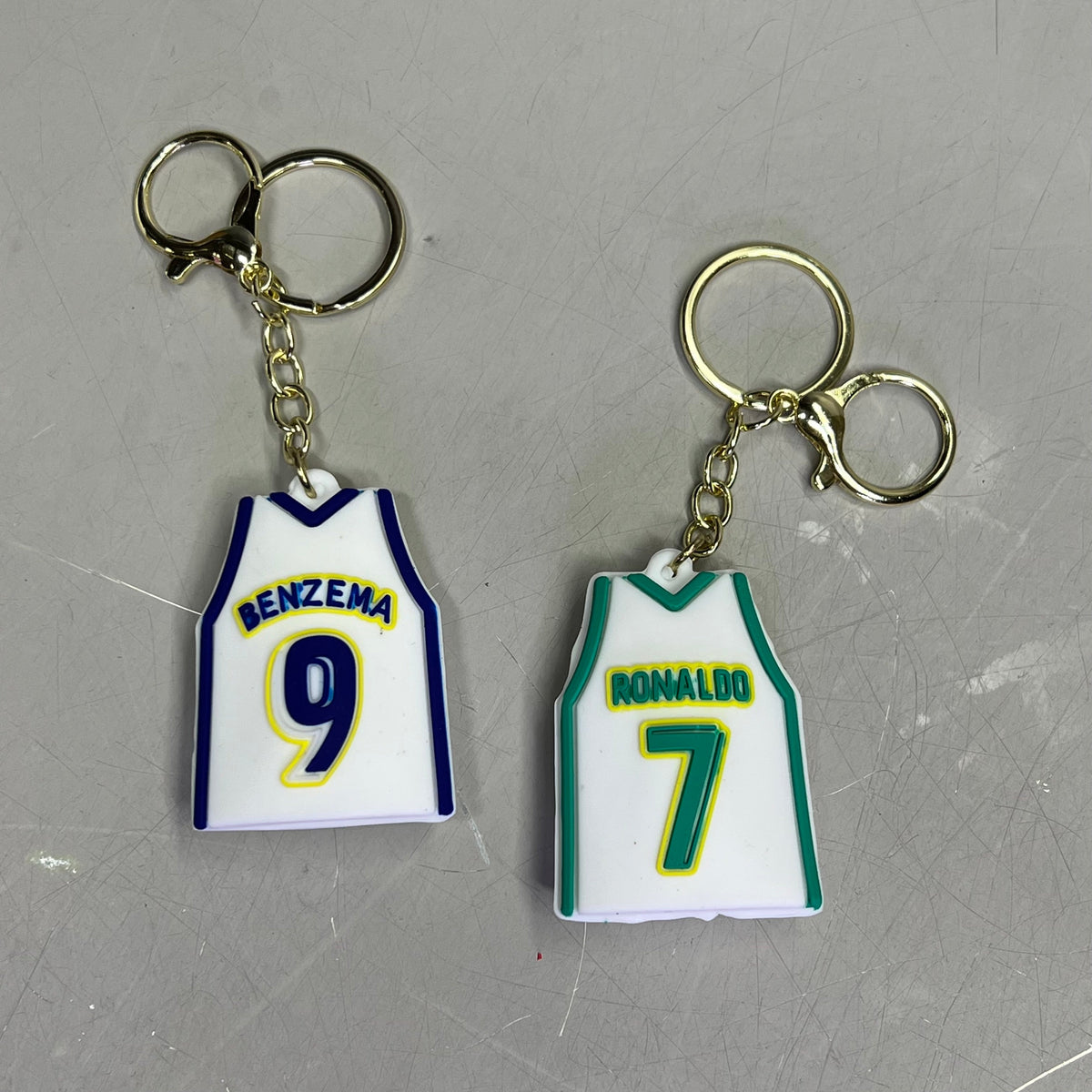 BENZEMA AND RONALDO  (2 Types, 12 Pieces) Soccer Team Jersey Keychains Green/Blue/White
