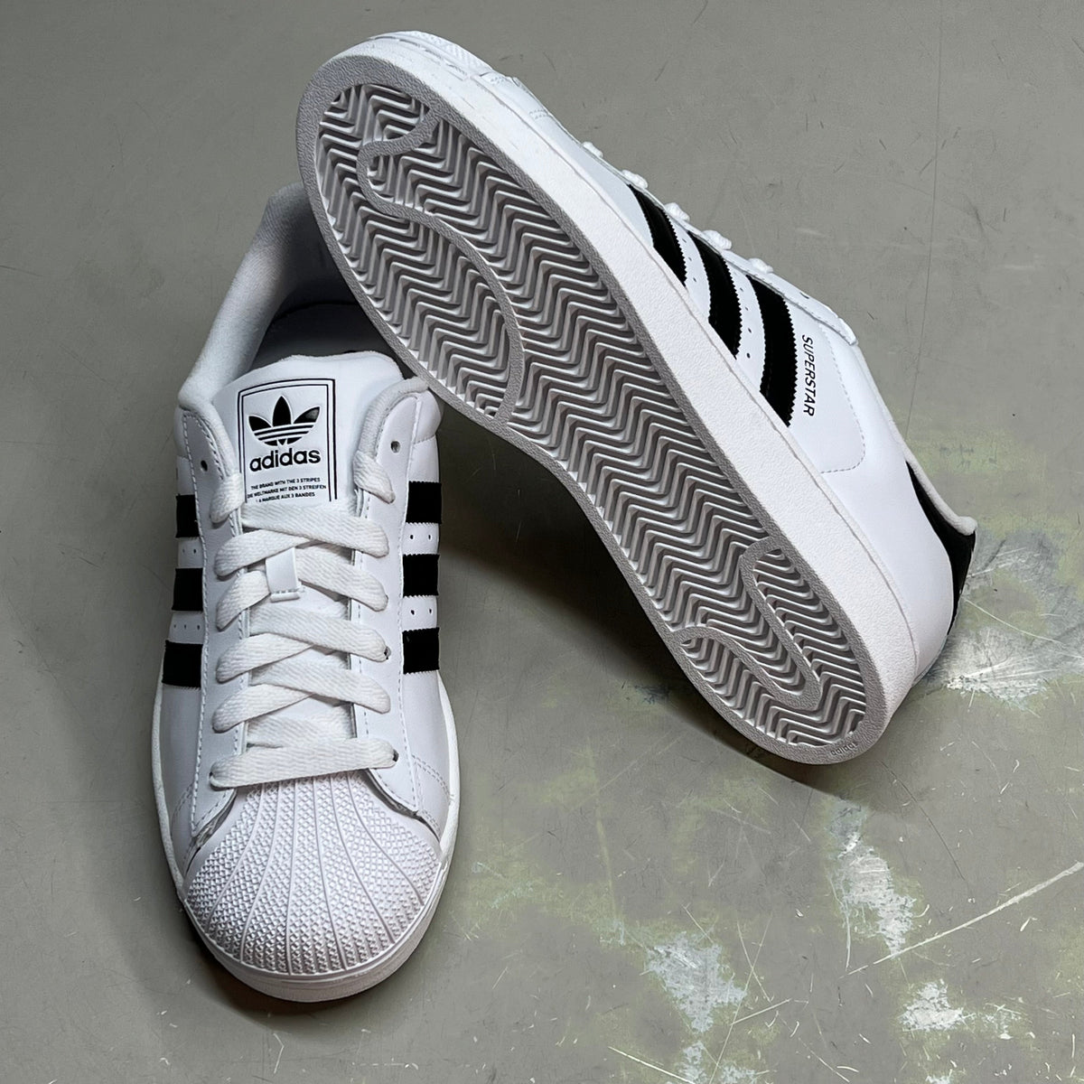 ADIDAS Superstar II Lowtop Sneakers Men's Sz 10 Women's Sz 11 White/Black IH8659