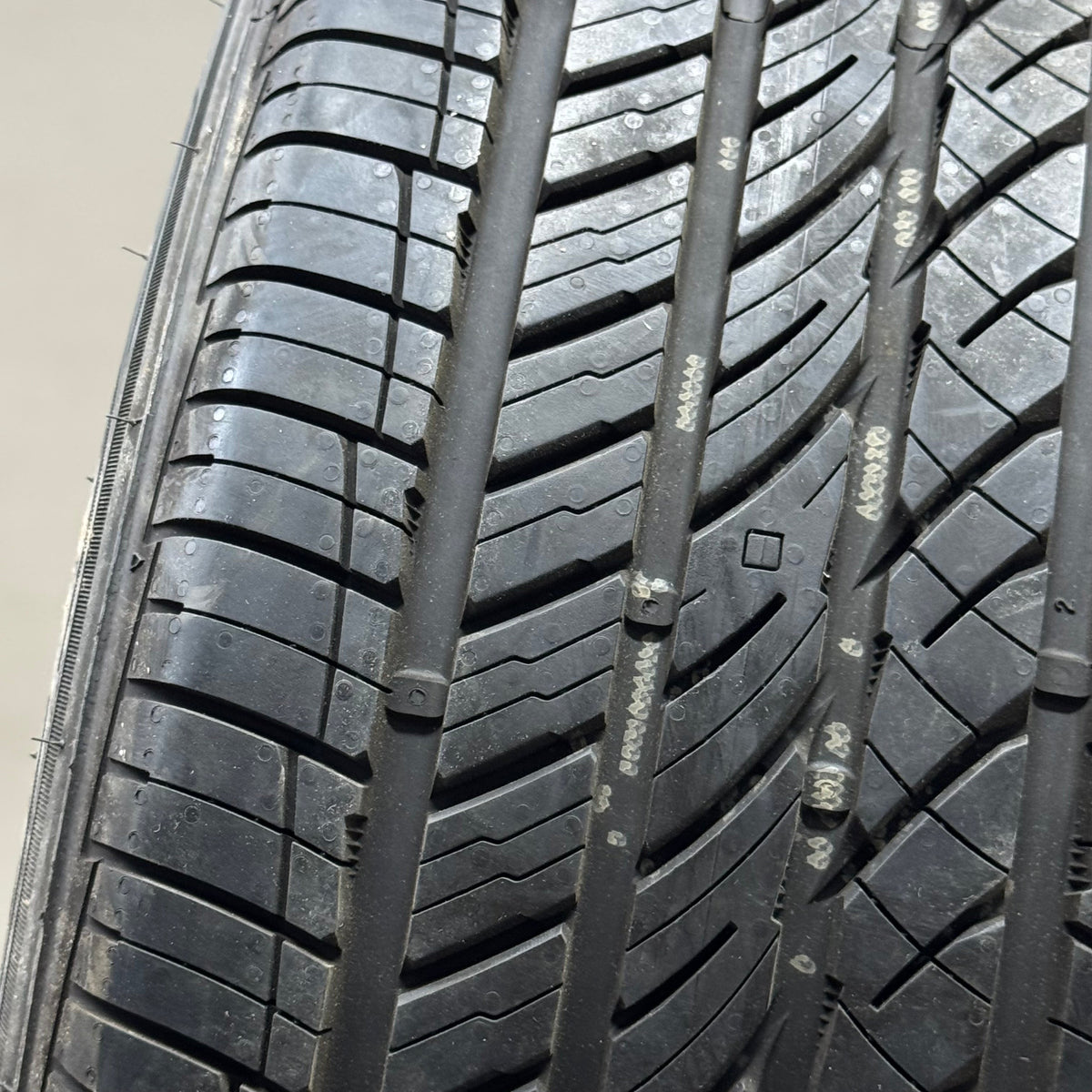 GOODYEAR Cooper ProControl 215/55R17 94V BSW Tubless All Season Tire