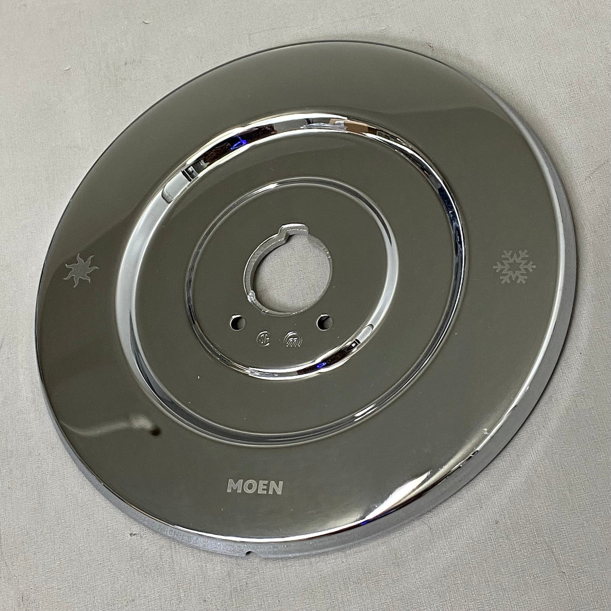 MOEN (3 Piece) Single Handle Tub/Shower Trim Kit 7.62"x7.62"x4.75" Chrome TL471