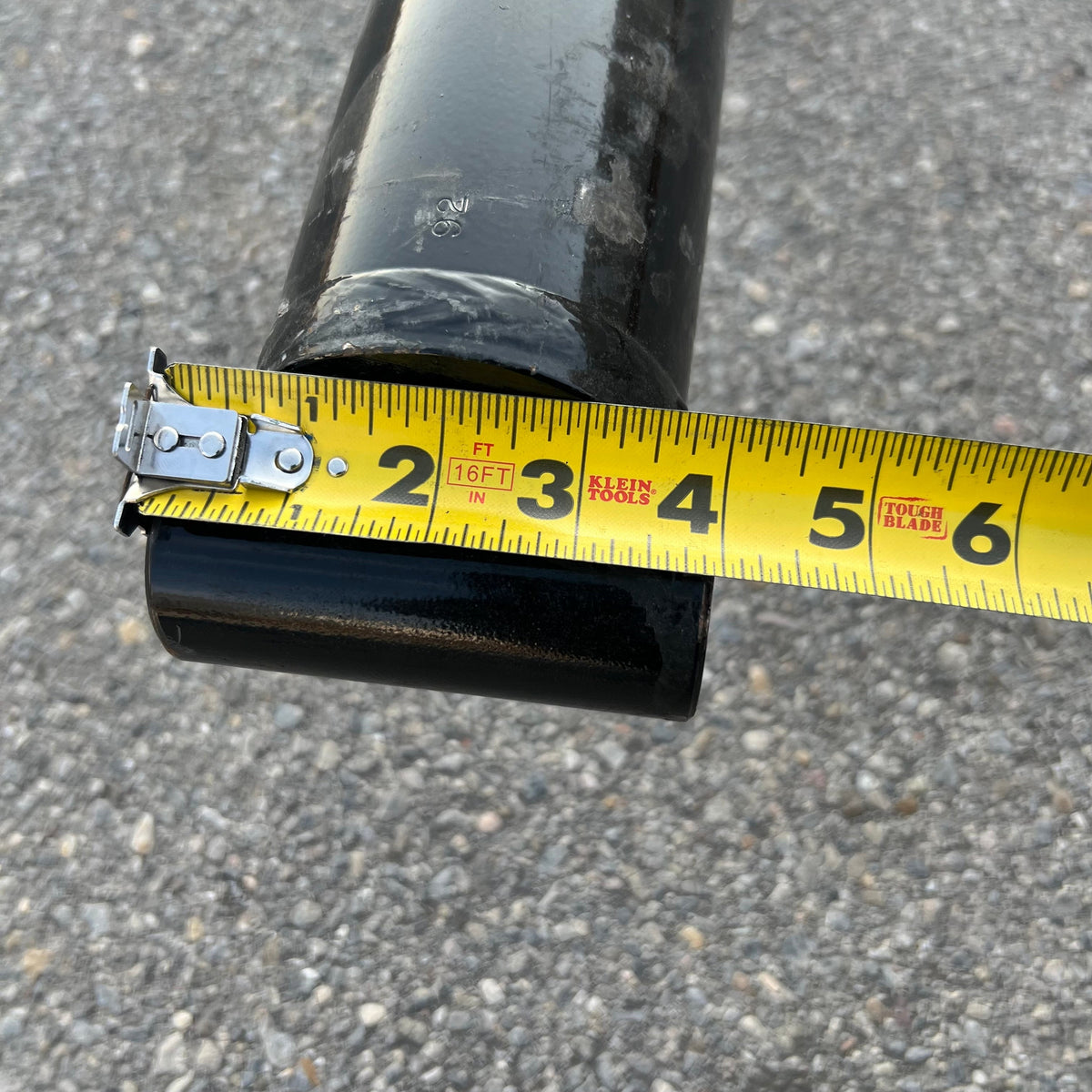 TIPTON Tilting Platform Hydraulic Cylinder Sz 131" L X 3" D Black Cosmetic Damage